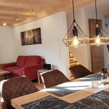 Hochalmbahnen 1-18, Maislaufeldweg 1t