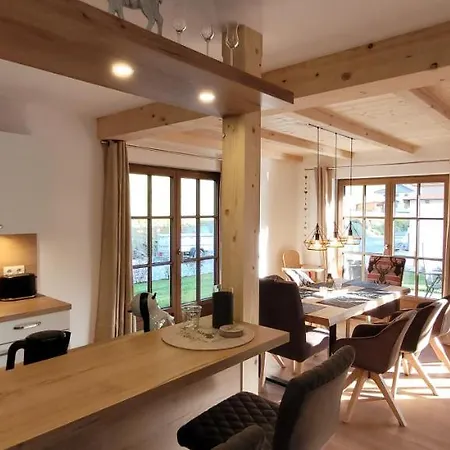 Hochalmbahnen Chalets Enzian, nahe Gondel, Hunde willkommen, 1-18 Ferienhaus