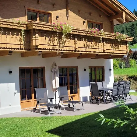 Ferienhaus Hochalmbahnen Chalets Enzian, nahe Gondel, Hunde willkommen, 1-18