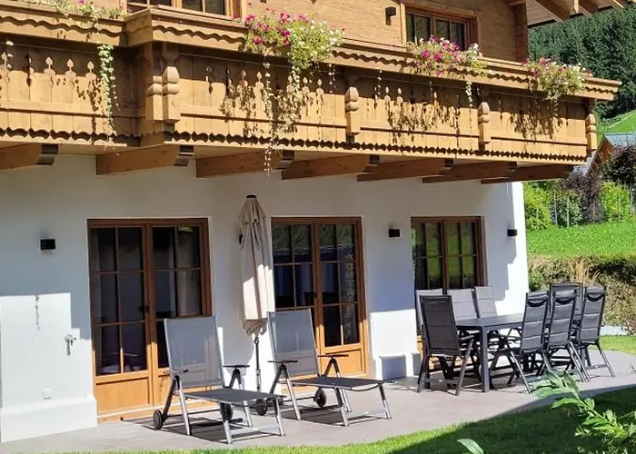 Ferienhaus Hochalmbahnen Chalets Enzian, nahe Gondel, Hunde willkommen, 1-18